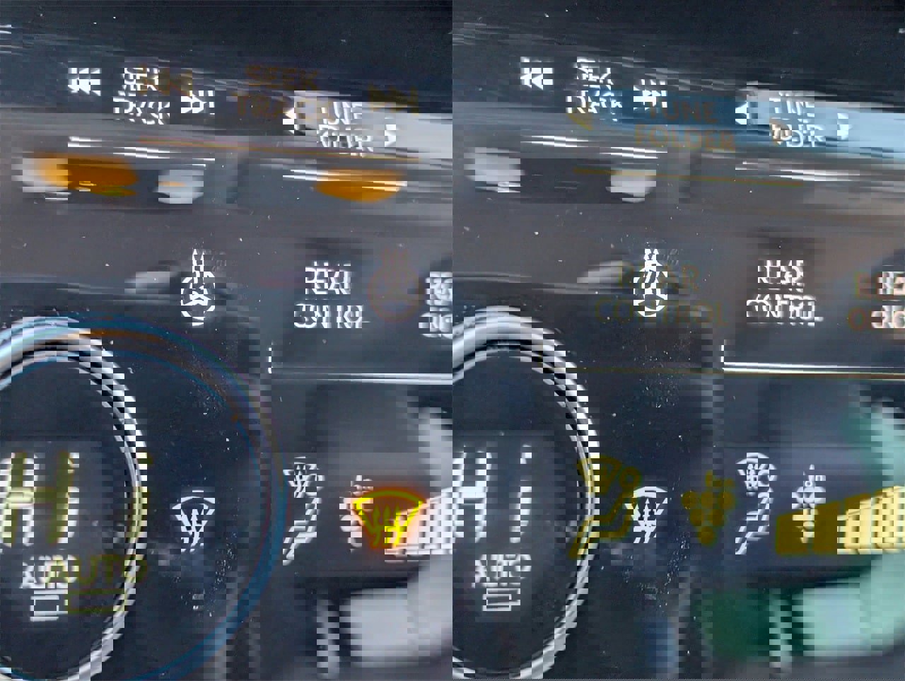 Used 2023 INFINITI QX60 Sensory w/ Cargo Package image 16