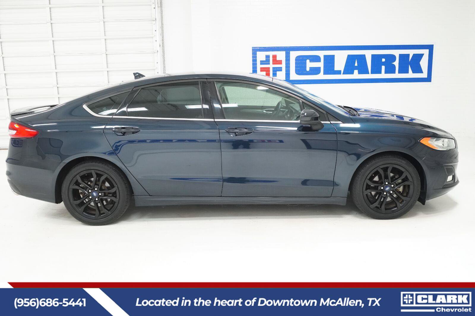 Used 2020 Ford Fusion SE w/ Equipment Group 151A FWD image 4