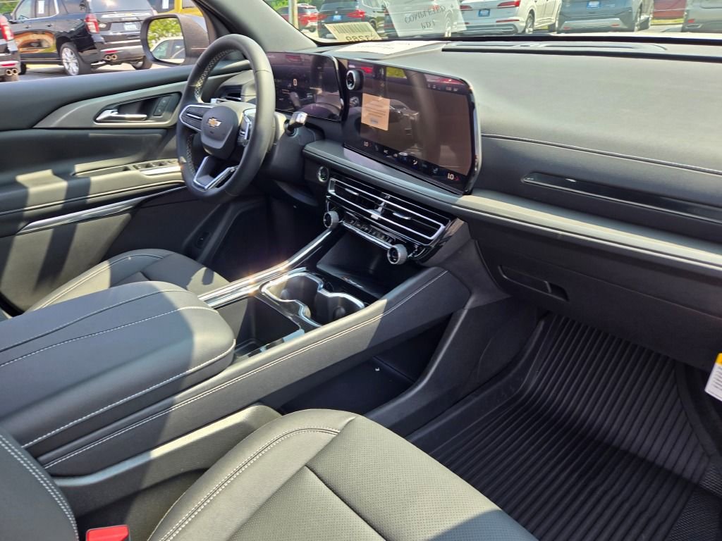 New 2026 Chevrolet Traverse LT w/ Driver Confidence Package AWD/4WD image 8
