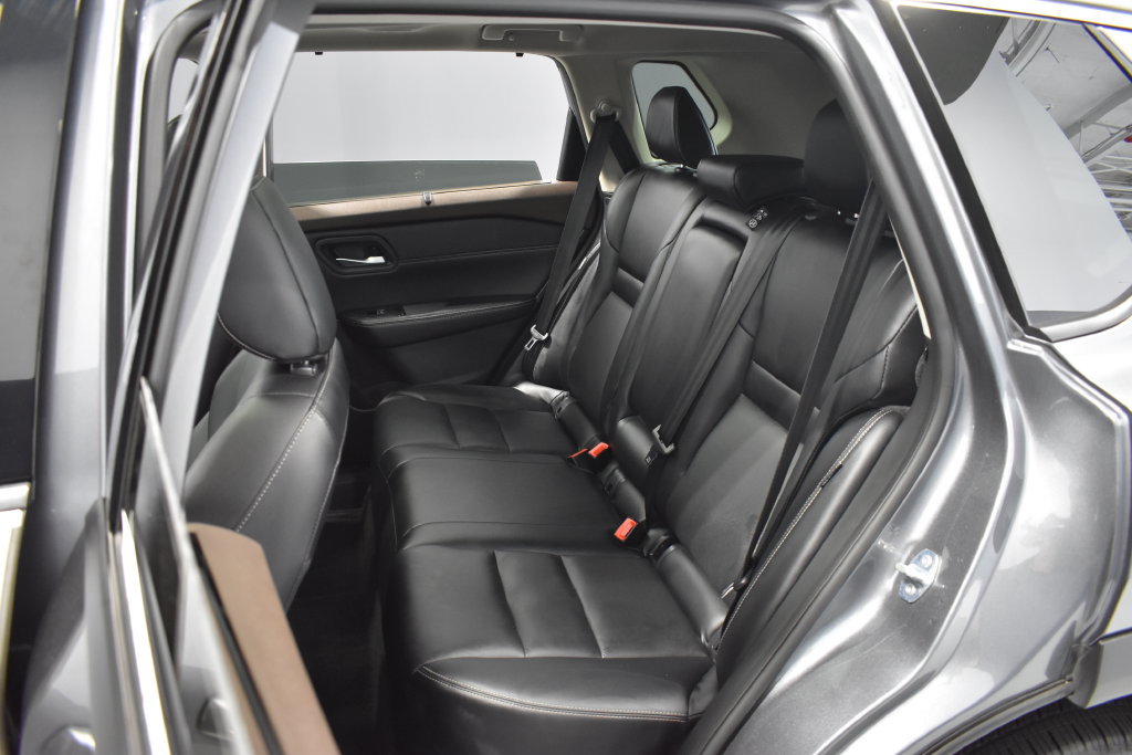 Certified 2023 Nissan Rogue SL w/ SL Premium Package AWD/4WD image 32
