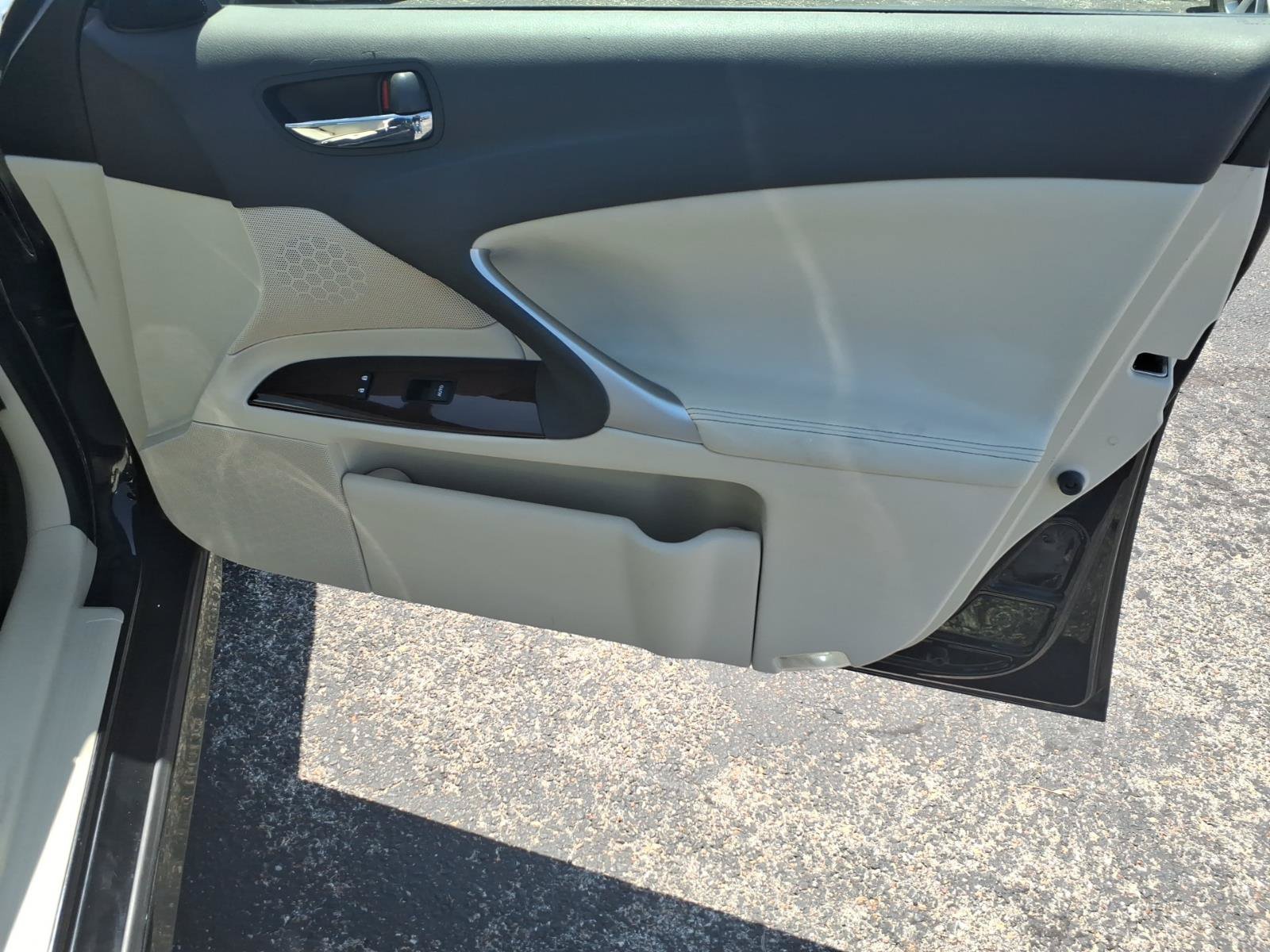 Used 2012 Lexus IS 250 w/ Premium Pkg Value Edition RWD image 11