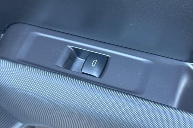 Used 2024 Chevrolet Colorado Z71 w/ Z71 Convenience Package 2 image 22
