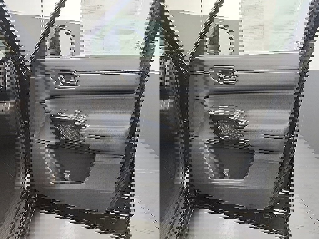 New 2025 Nissan Pathfinder S image 17