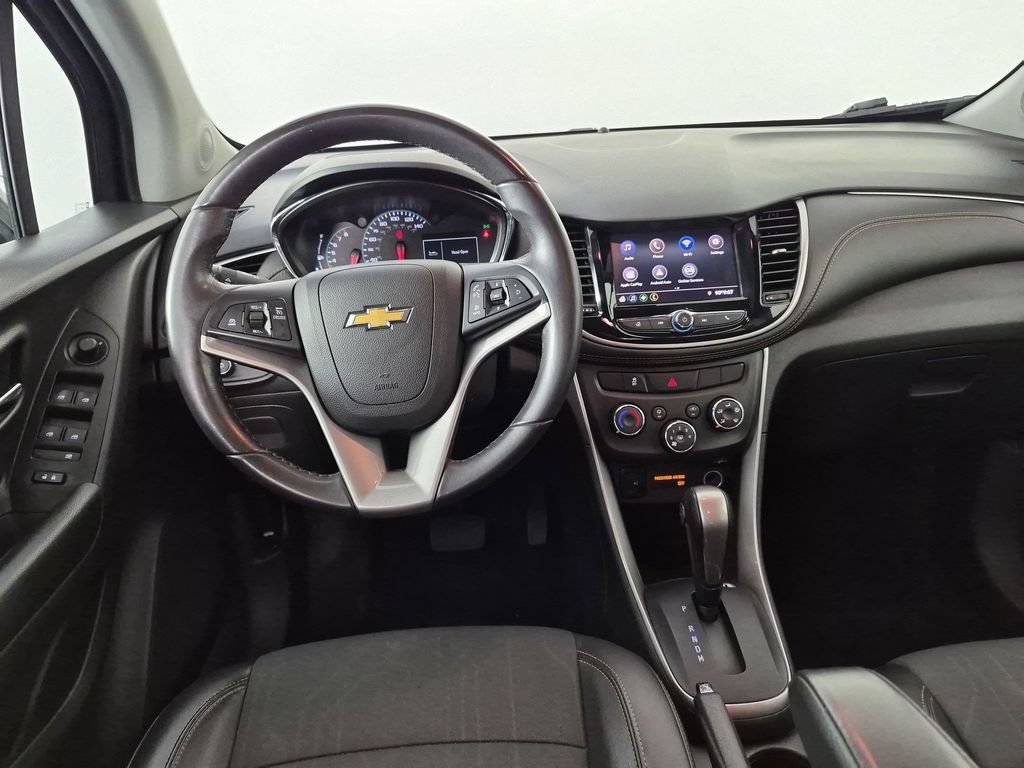 Certified 2022 Chevrolet Trax LT w/ Midnight Edition AWD/4WD image 31