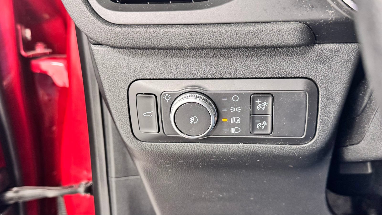 Used 2020 Ford Escape Titanium AWD/4WD image 35