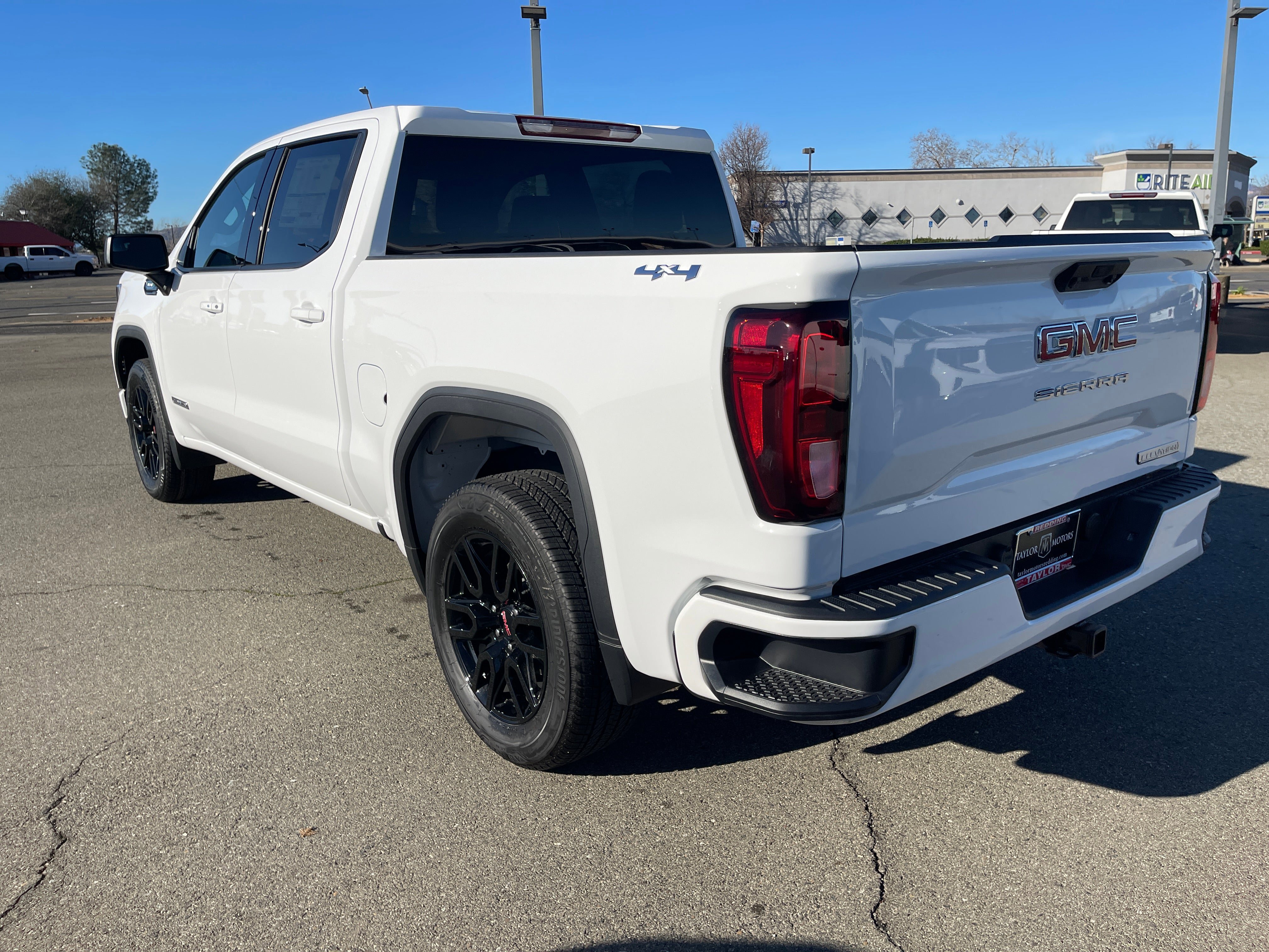 New 2026 GMC Sierra 1500 Elevation image 7