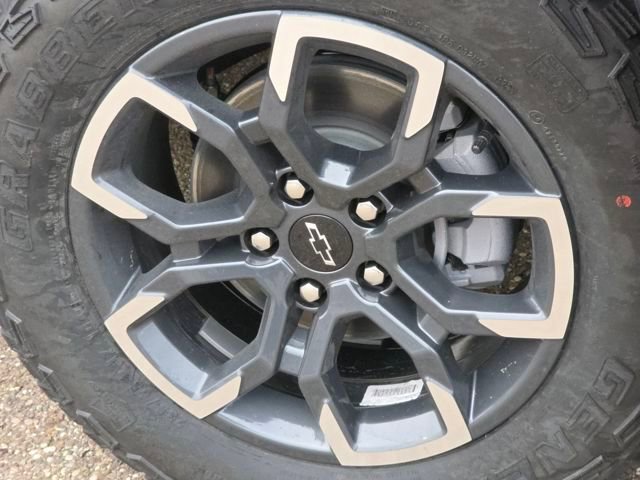 New 2026 Chevrolet Equinox ACTIV w/ Convenience Package III image 18