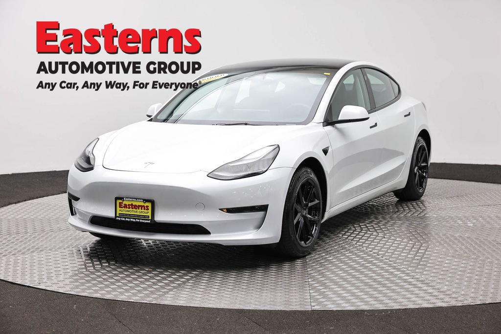 Used 2023 Tesla Model 3 Standard Range RWD image 1