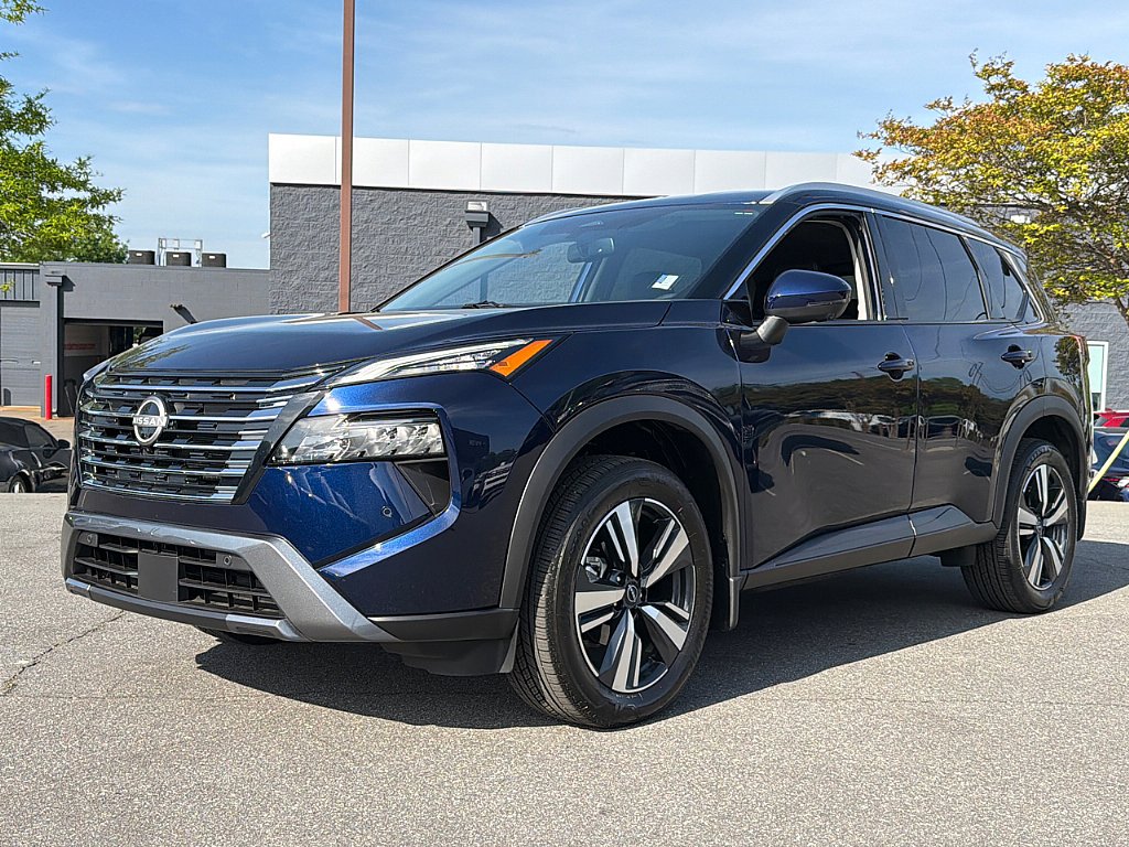 Used 2025 Nissan Rogue SL image 1