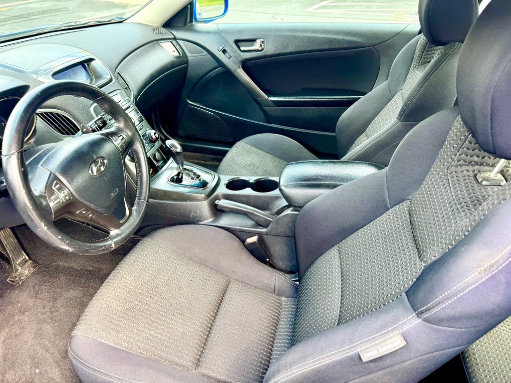 Used 2012 Hyundai Genesis 2.0T RWD image 10
