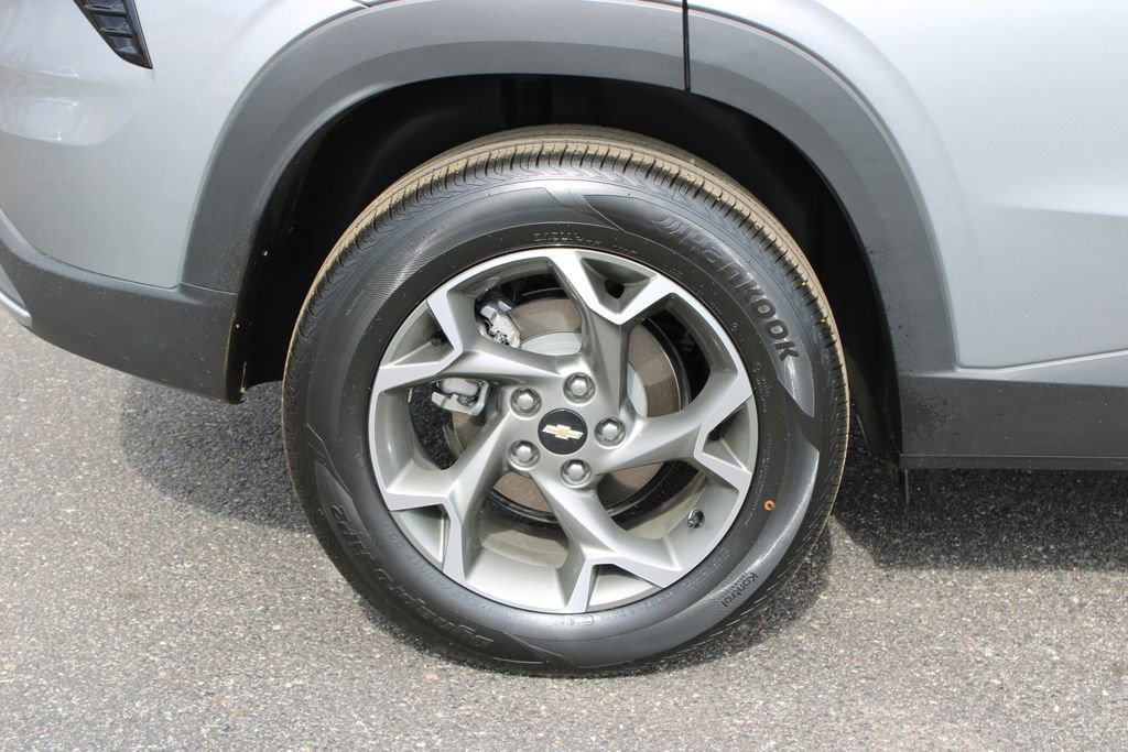 Used 2025 Chevrolet Trax LT image 13
