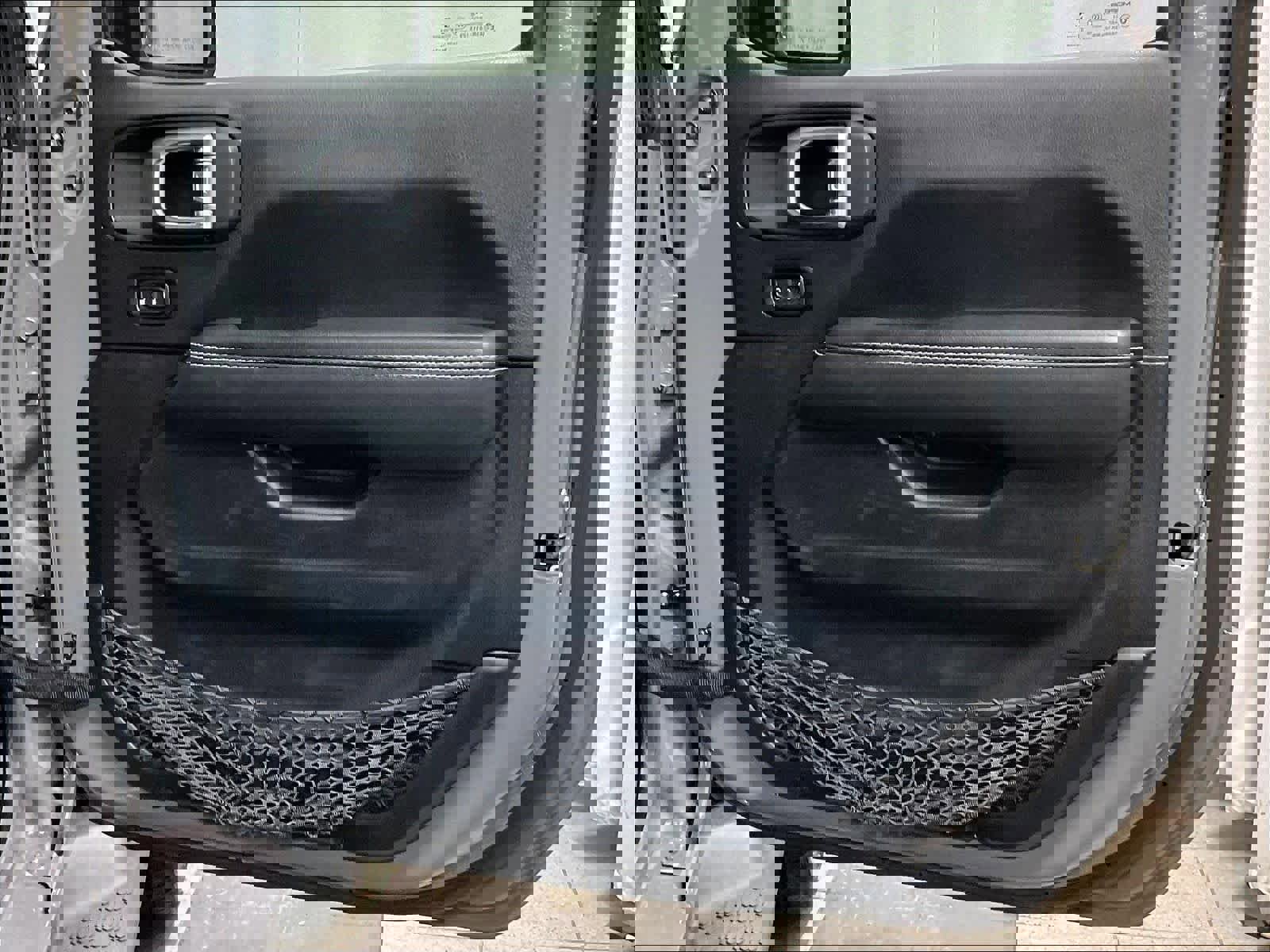 Used 2023 Jeep Wrangler Sahara w/ Cold Weather Group AWD/4WD image 12