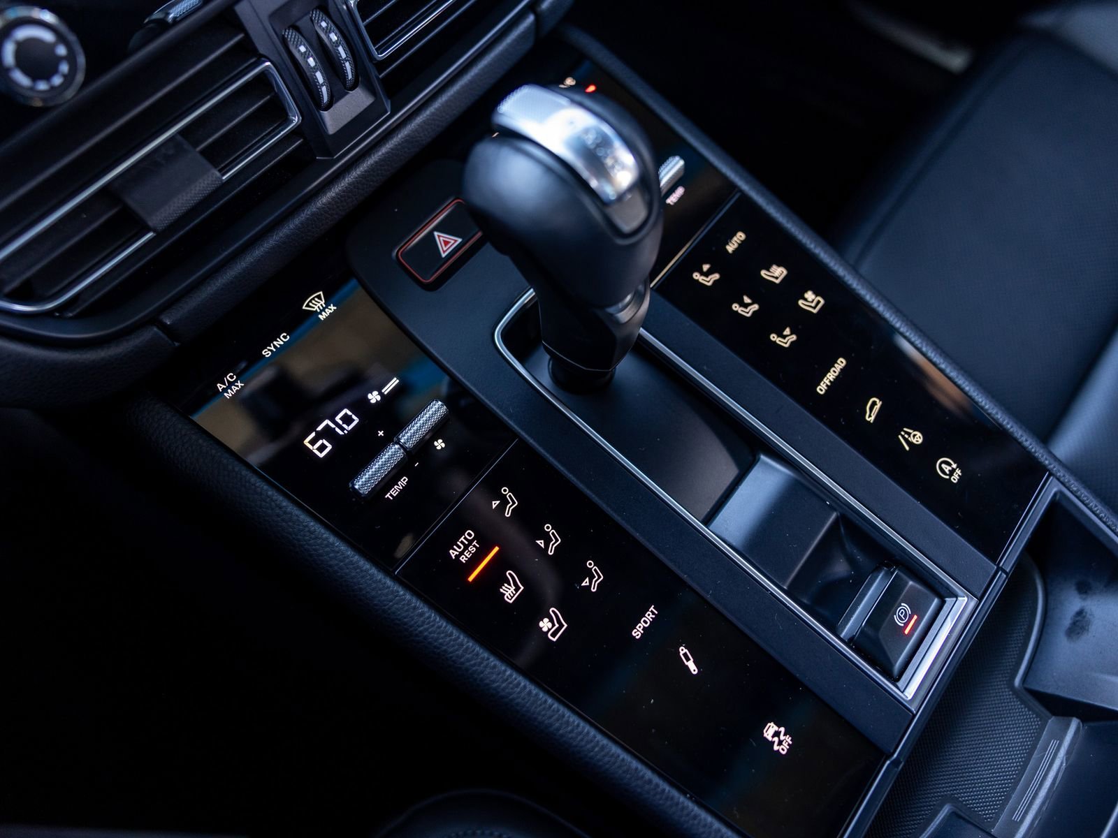 Certified 2024 Porsche Macan S AWD/4WD image 56