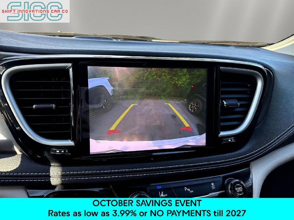 Used 2024 Chrysler Pacifica Limited FWD image 16