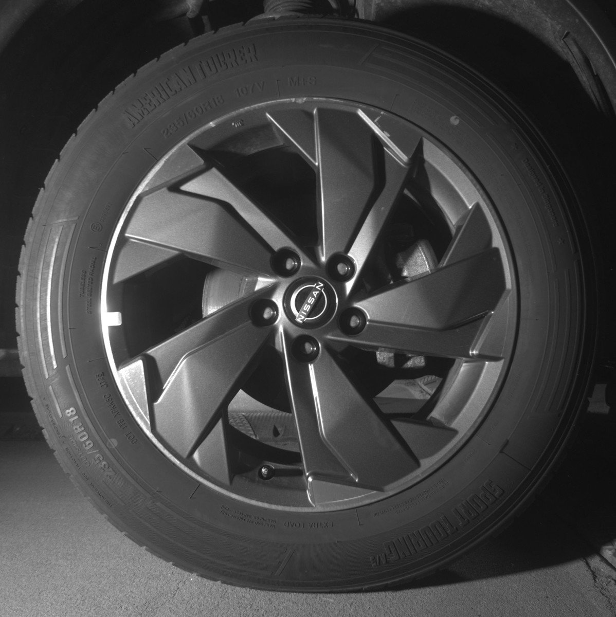 Used 2025 Nissan Rogue SV FWD image 13