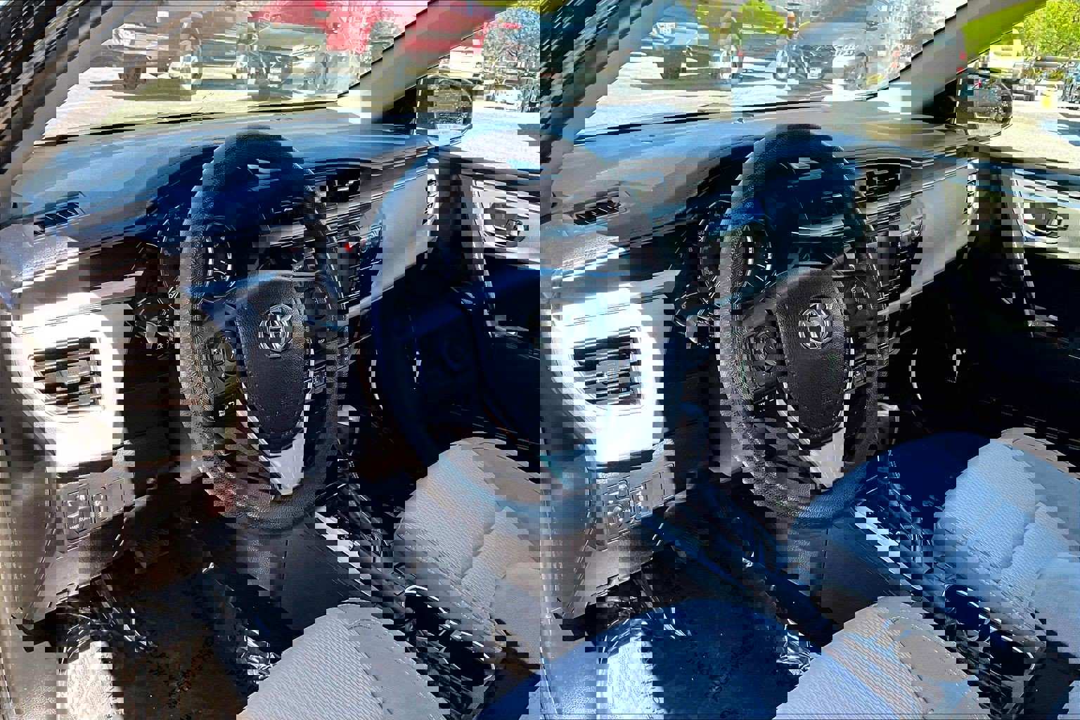 Used 2015 Toyota Corolla LE image 13