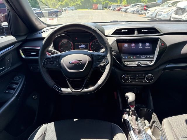 Used 2023 Chevrolet TrailBlazer RS w/ Sun and Liftgate Package FWD image 21