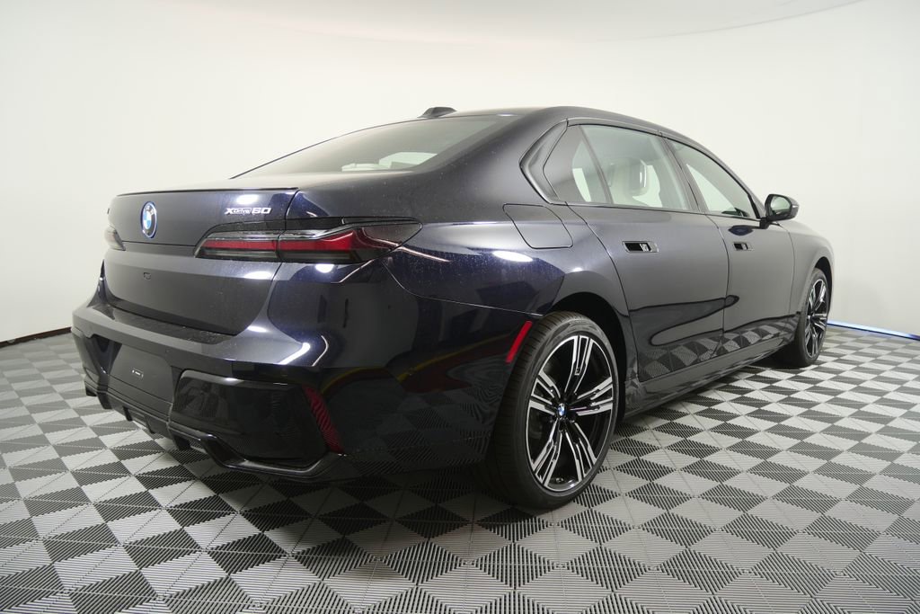 New 2026 BMW i7 xDrive60 w/ Executive Package image 3