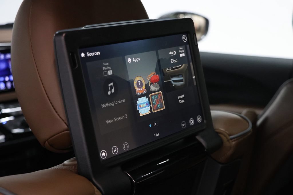 Used 2017 Chrysler Pacifica Limited w/ UConnect Theater Package FWD image 35