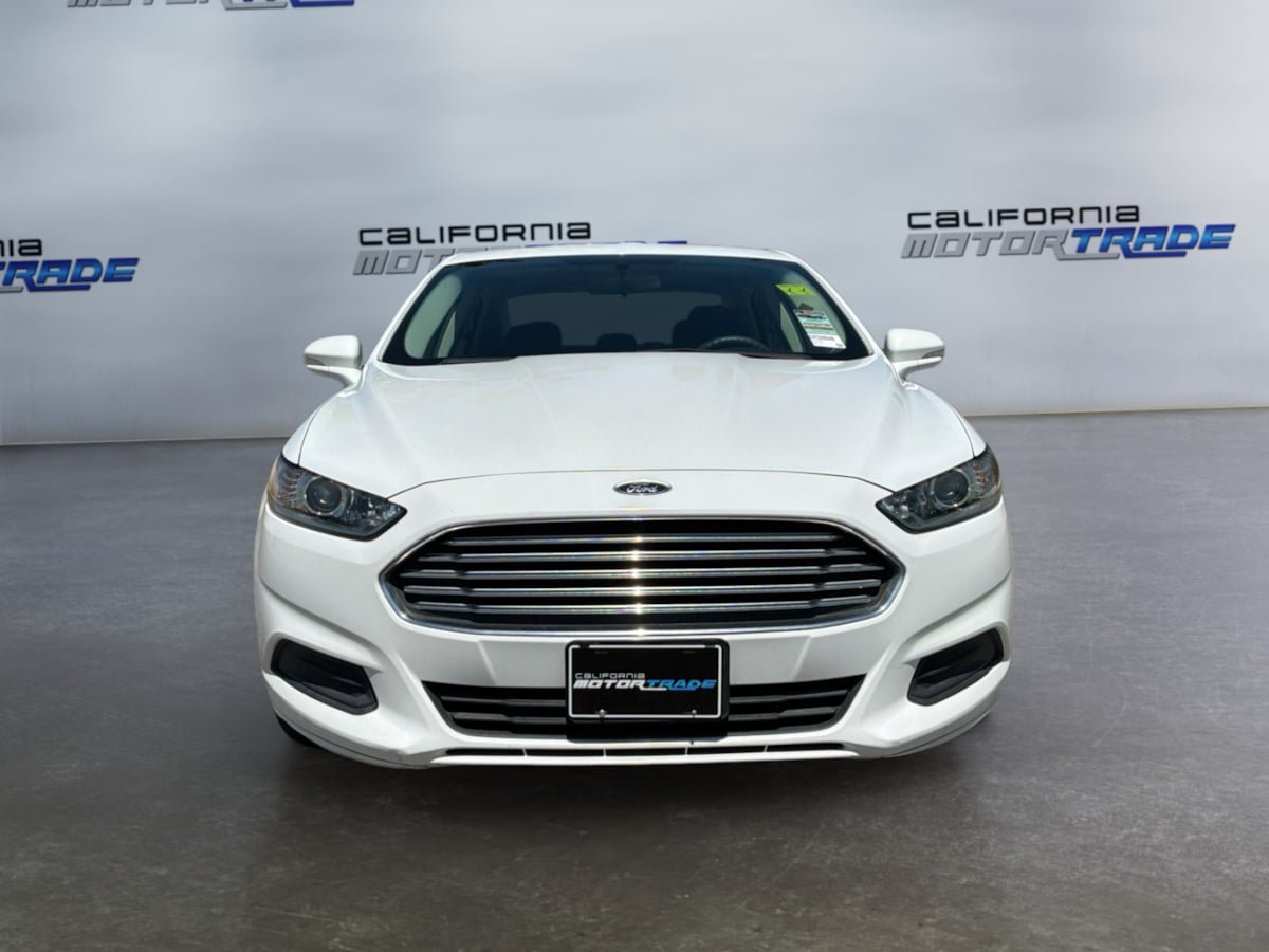 Used 2016 Ford Fusion SE FWD image 2