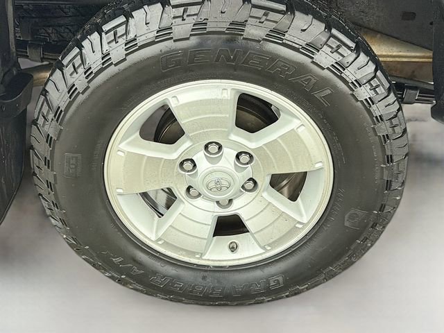 Used 2015 Toyota Tacoma 4x4 Double Cab w/ TRD Sport Package image 30