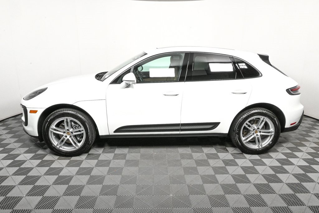 Used 2025 Porsche Macan image 2