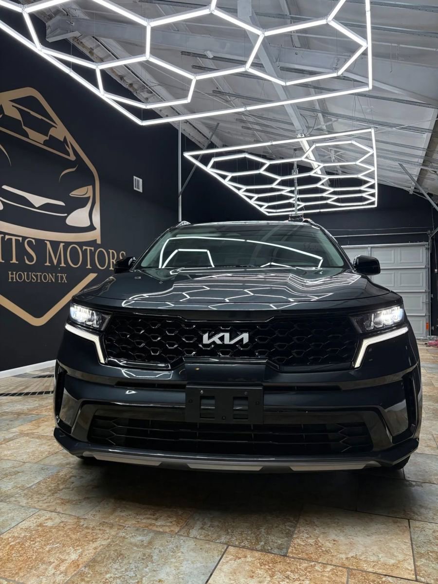 Used 2022 Kia Sorento S FWD image 2