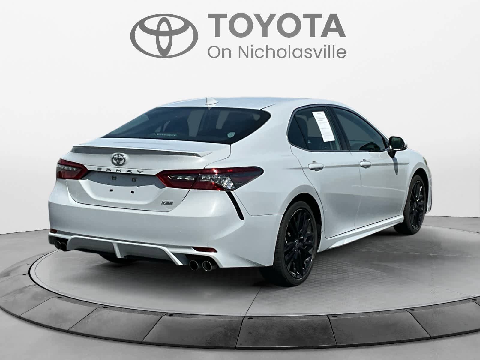 Used 2024 Toyota Camry XSE FWD image 6