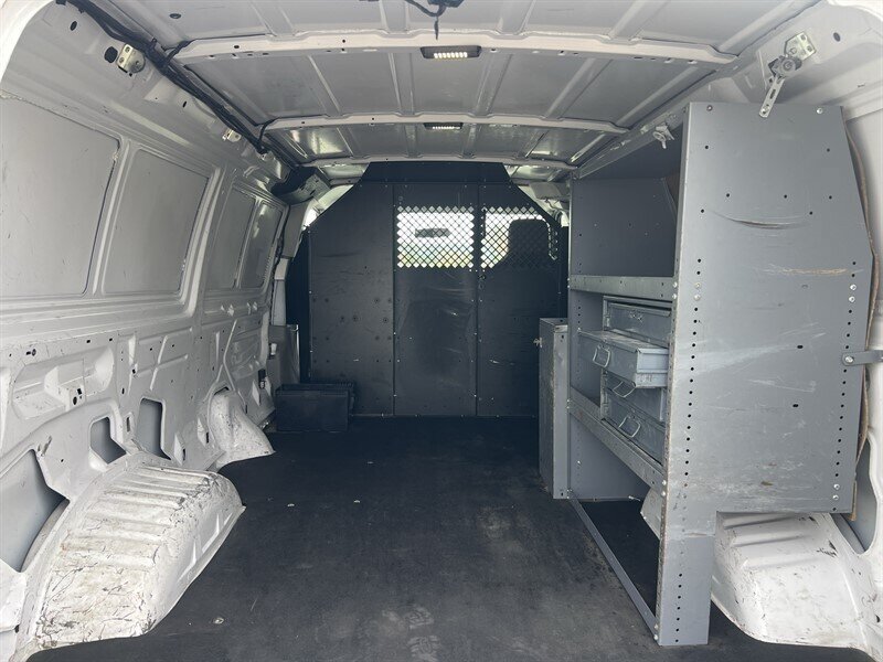 Used 2013 Ford E-150 and Econoline 150 RWD image 8