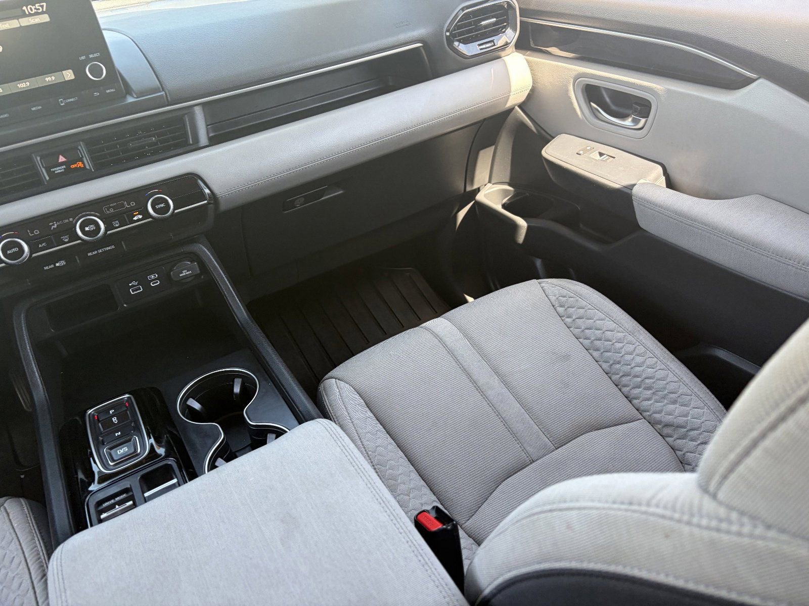 Used 2023 Honda Pilot LX image 17