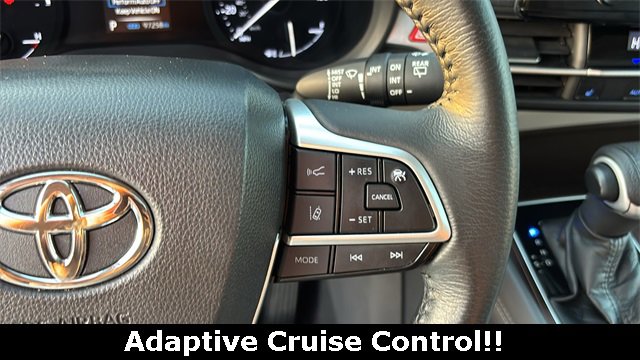 Used 2021 Toyota Sienna XLE image 5