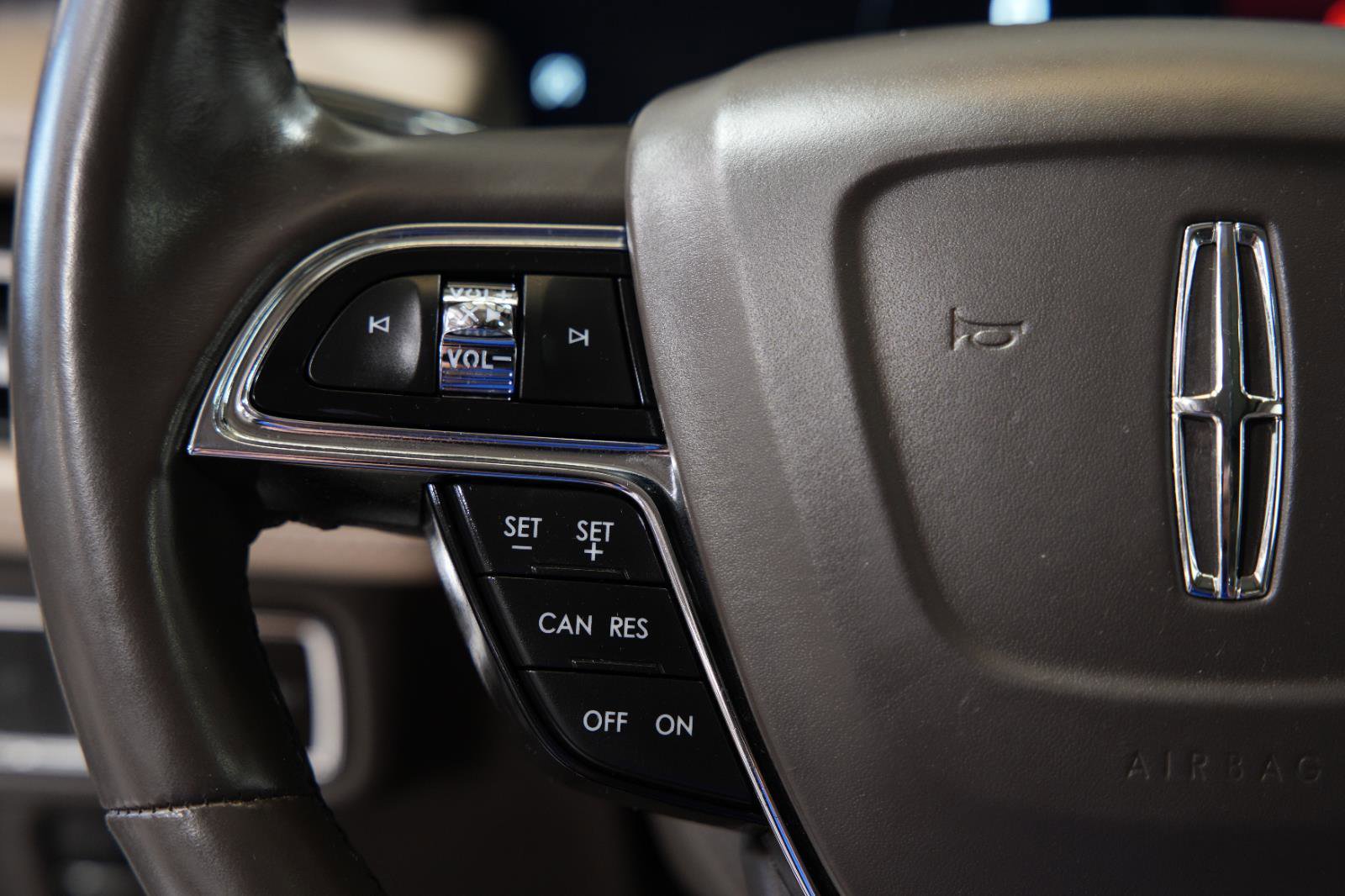 Used 2022 Lincoln Nautilus Reserve image 33