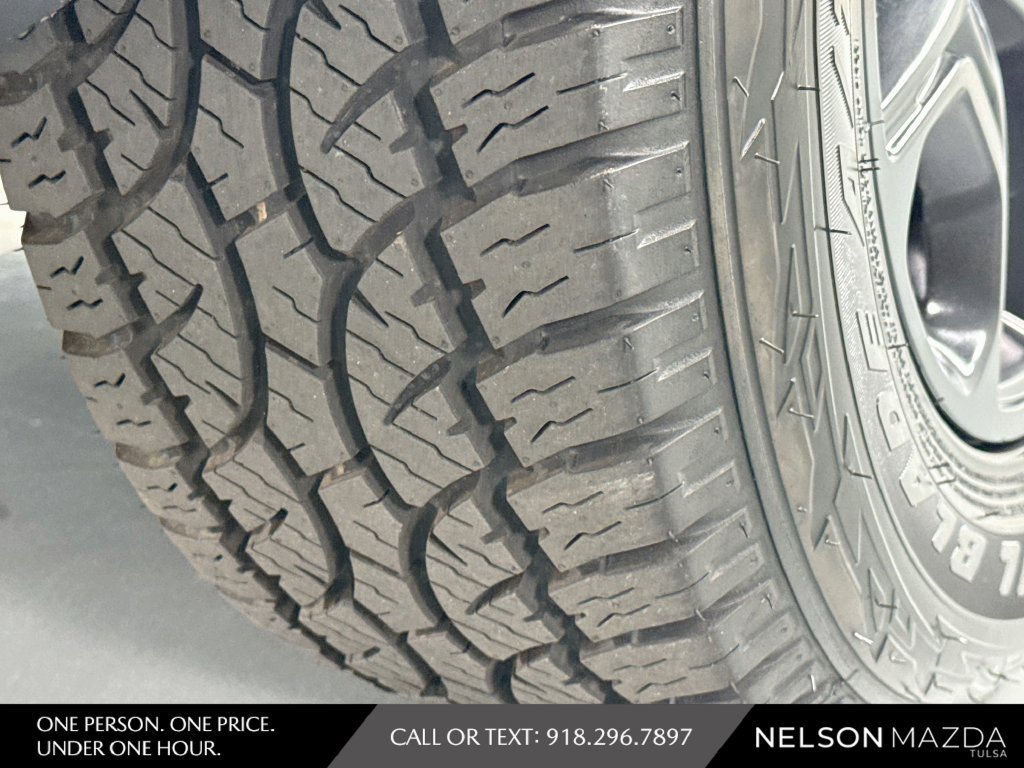 Used 2022 Jeep Cherokee Trailhawk w/ Comfort/Convenience Group AWD/4WD image 9