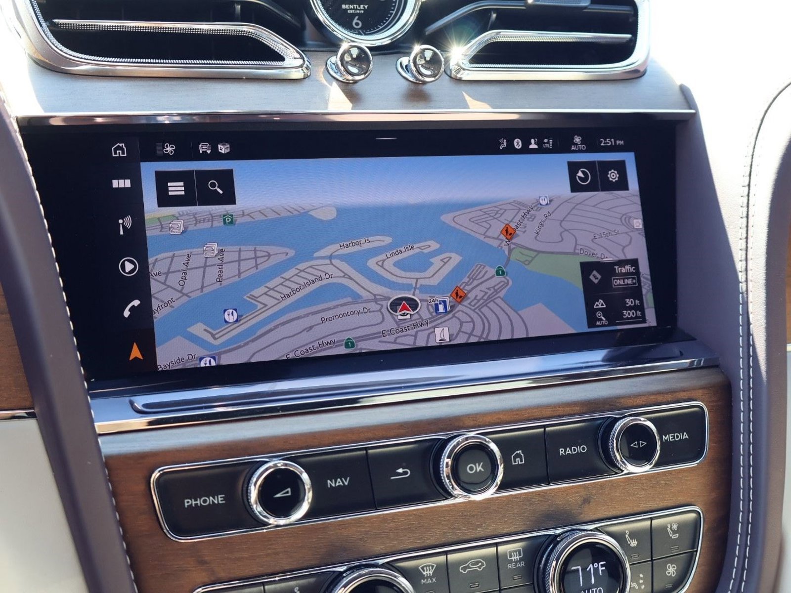 Certified 2023 Bentley Bentayga Extended Wheelbase image 18