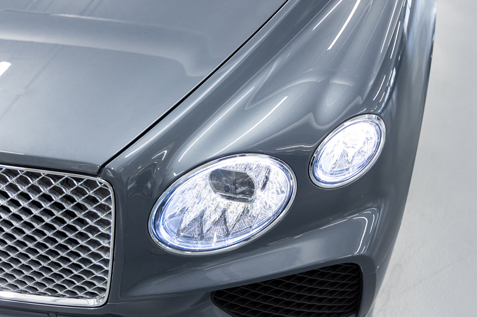 Used 2022 Bentley Bentayga image 11