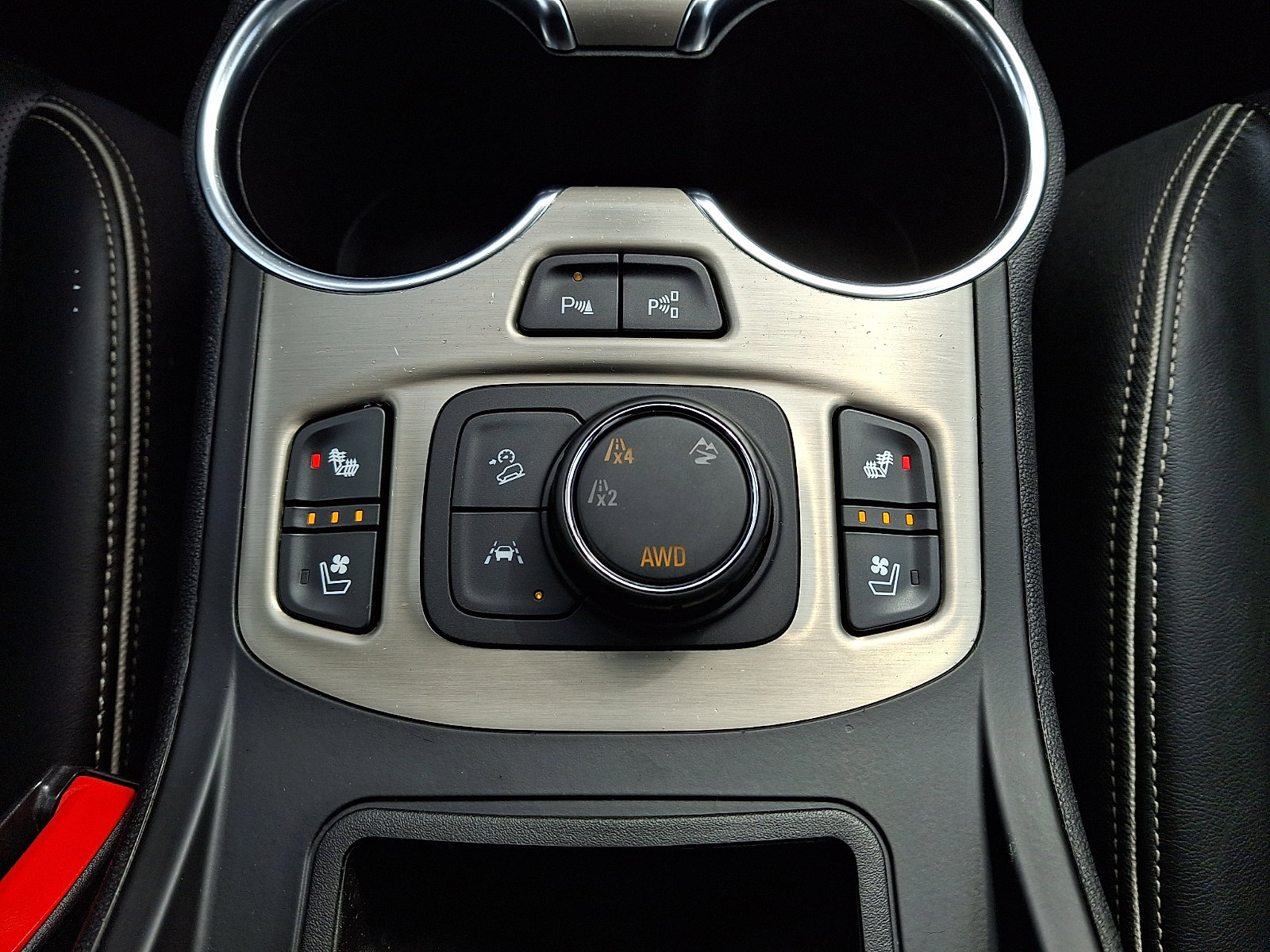 Used 2018 GMC Terrain Denali w/ Advanced Safety Package image 25