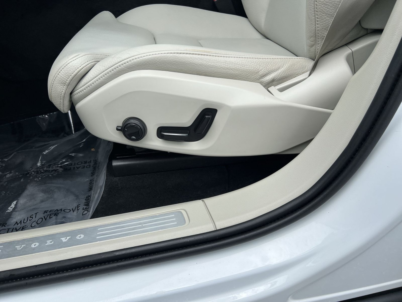 Used 2019 Volvo XC60 T5 Inscription AWD/4WD image 14