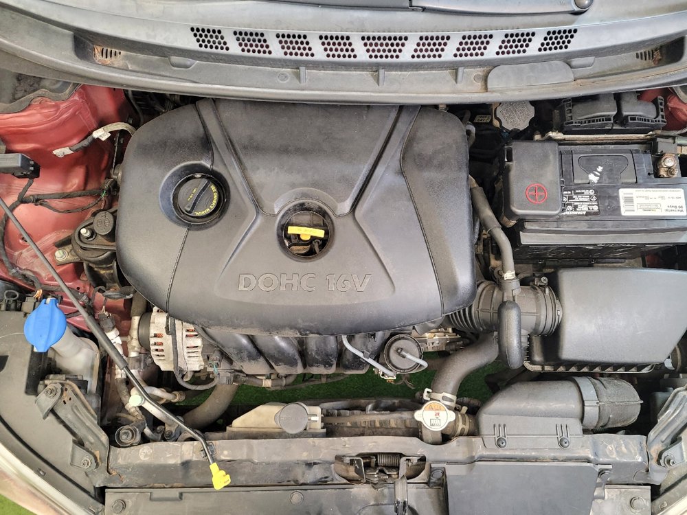 Used 2016 Hyundai Elantra SE image 30