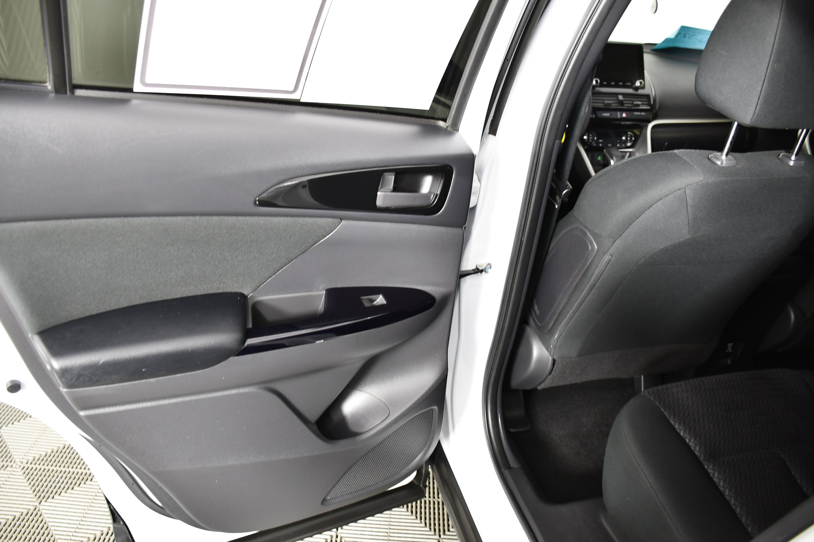 Used 2022 Mitsubishi Eclipse Cross LE image 44