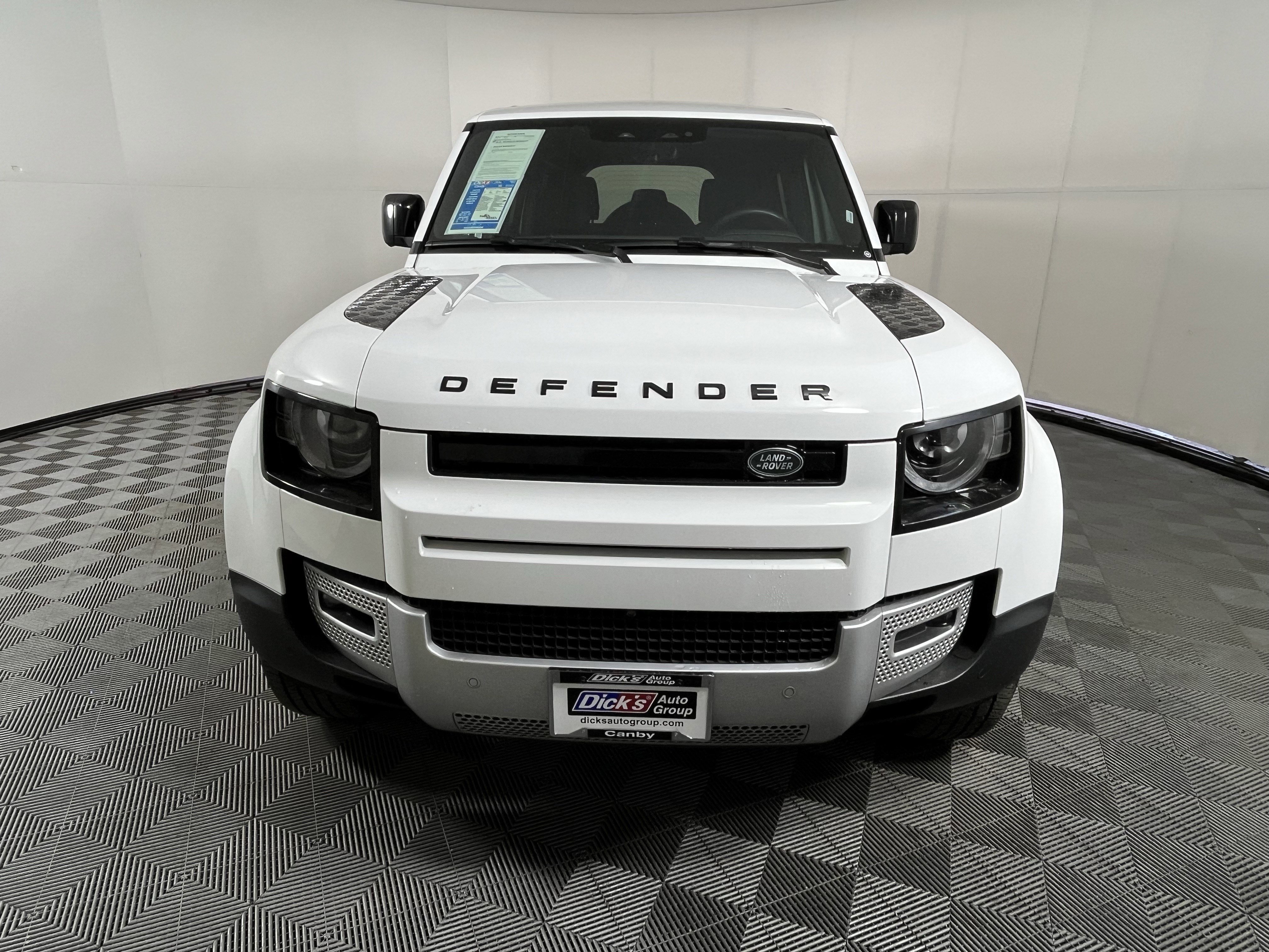 Used 2025 Land Rover Defender 110 S AWD/4WD image 8