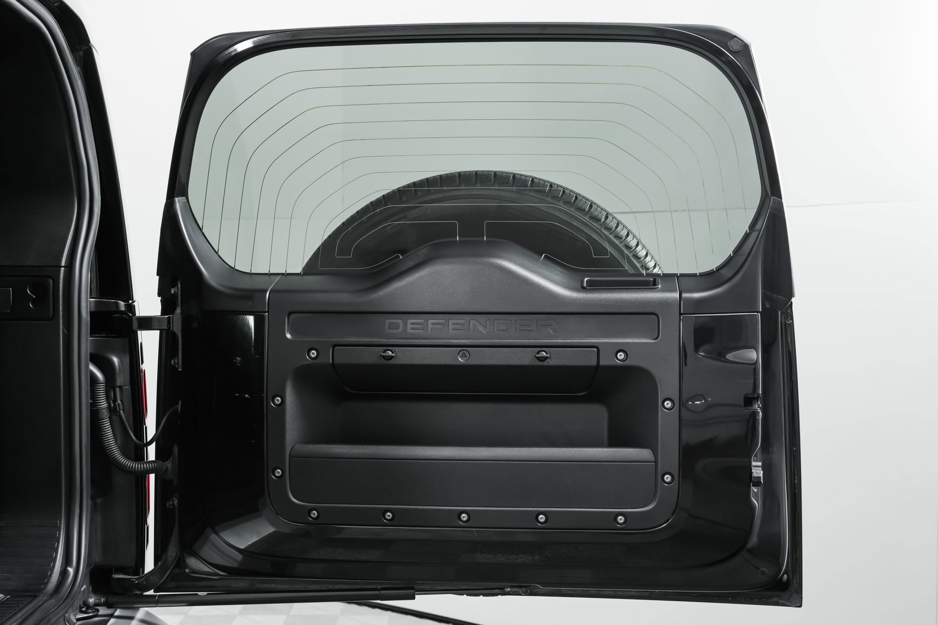 Used 2025 Land Rover Defender 110 S image 95