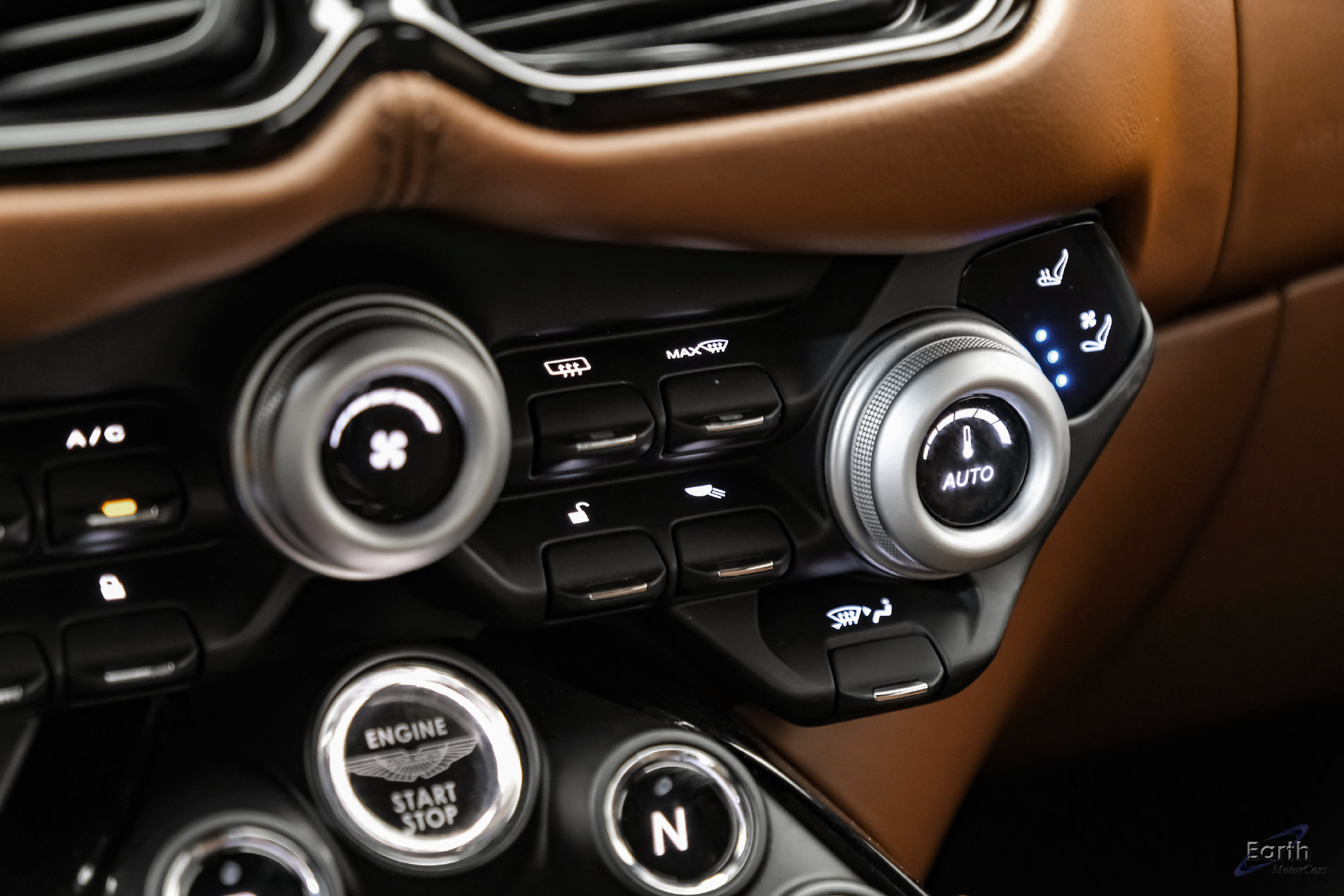 Used 2020 Aston Martin V8 Vantage Coupe RWD image 68