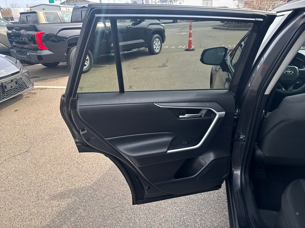 Used 2025 Toyota RAV4 XLE w/ Convenience Package image 37