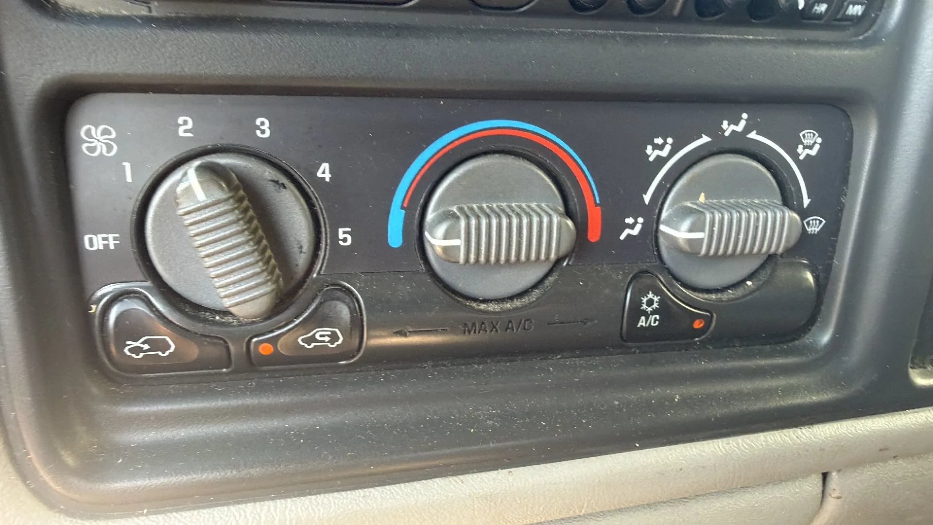Used 2000 Chevrolet Silverado 1500 LS RWD image 18