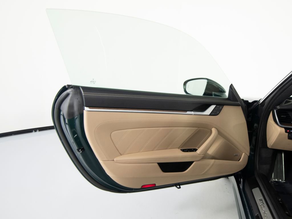 Used 2022 Porsche 911 Turbo S image 10