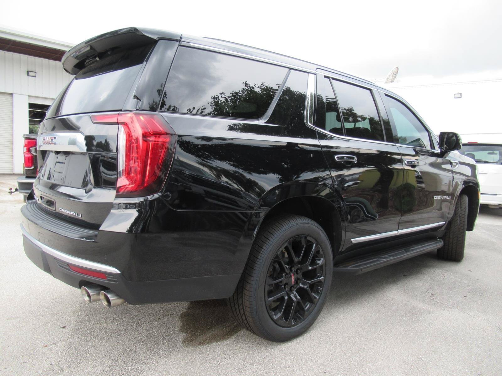 Used 2022 GMC Yukon Denali AWD/4WD image 4