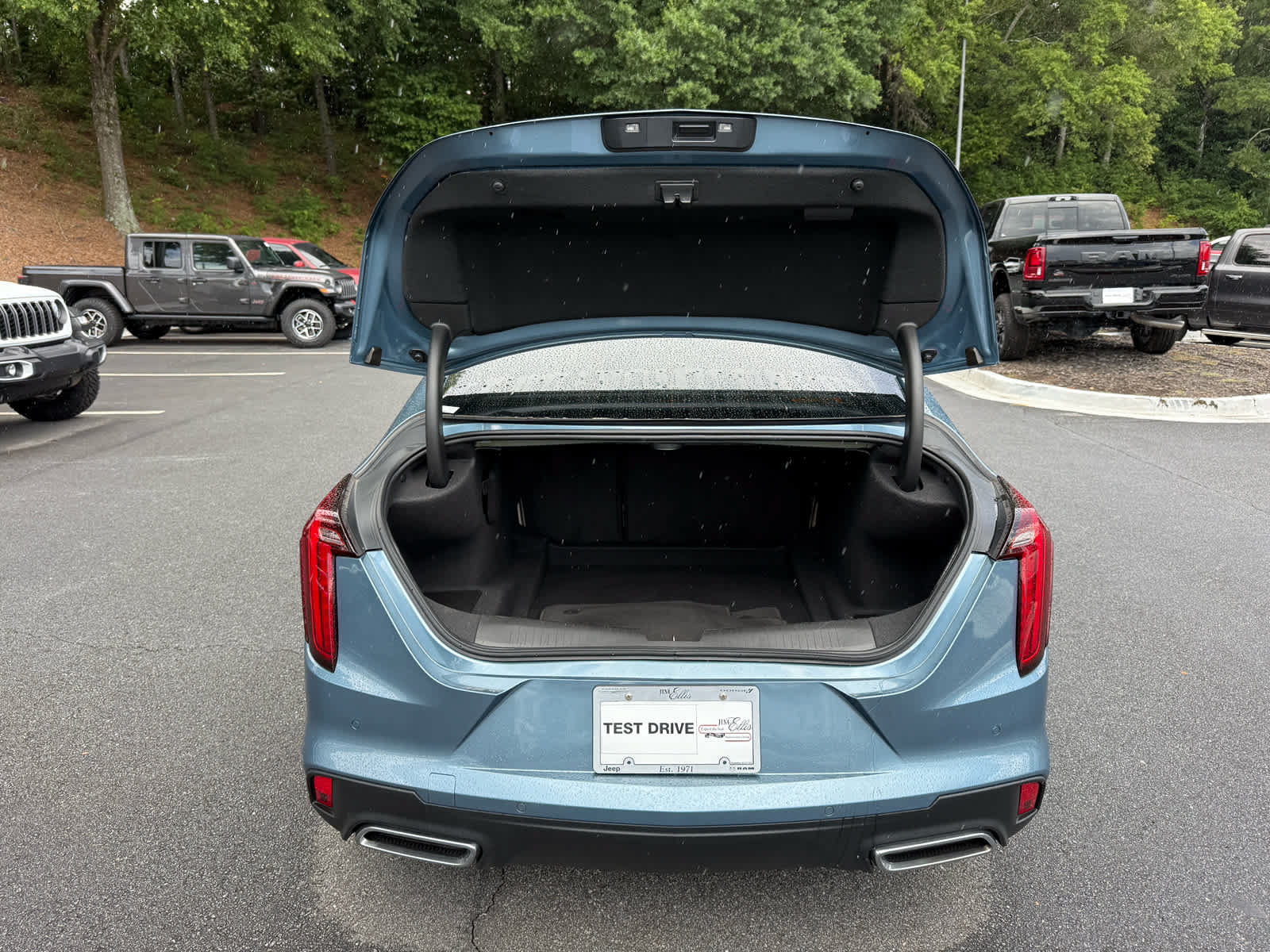 Used 2023 Cadillac CT4 Luxury RWD image 27