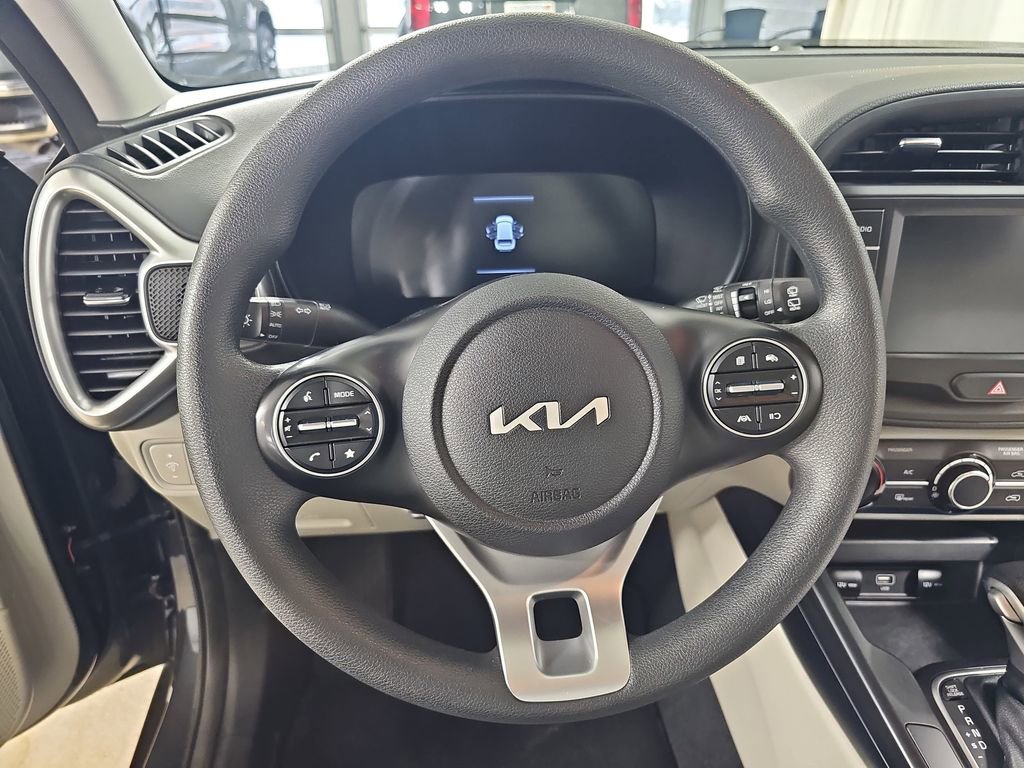 Used 2023 Kia Soul LX image 22