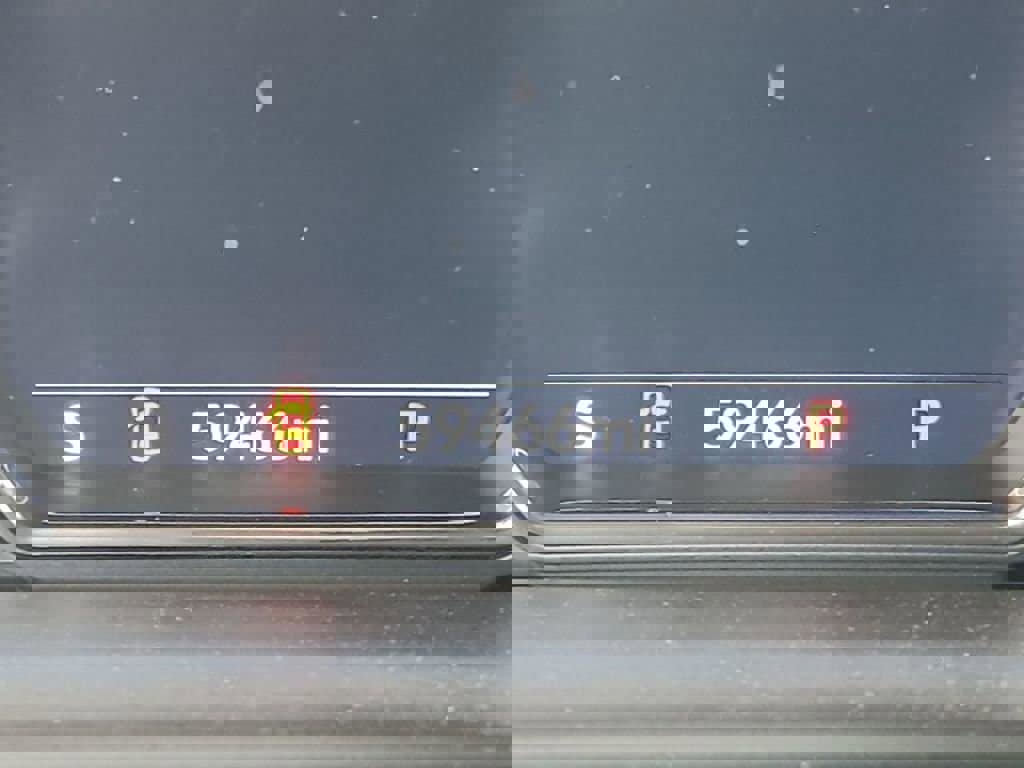 Used 2021 GMC Yukon XL SLT w/ SLT Premium Package image 12