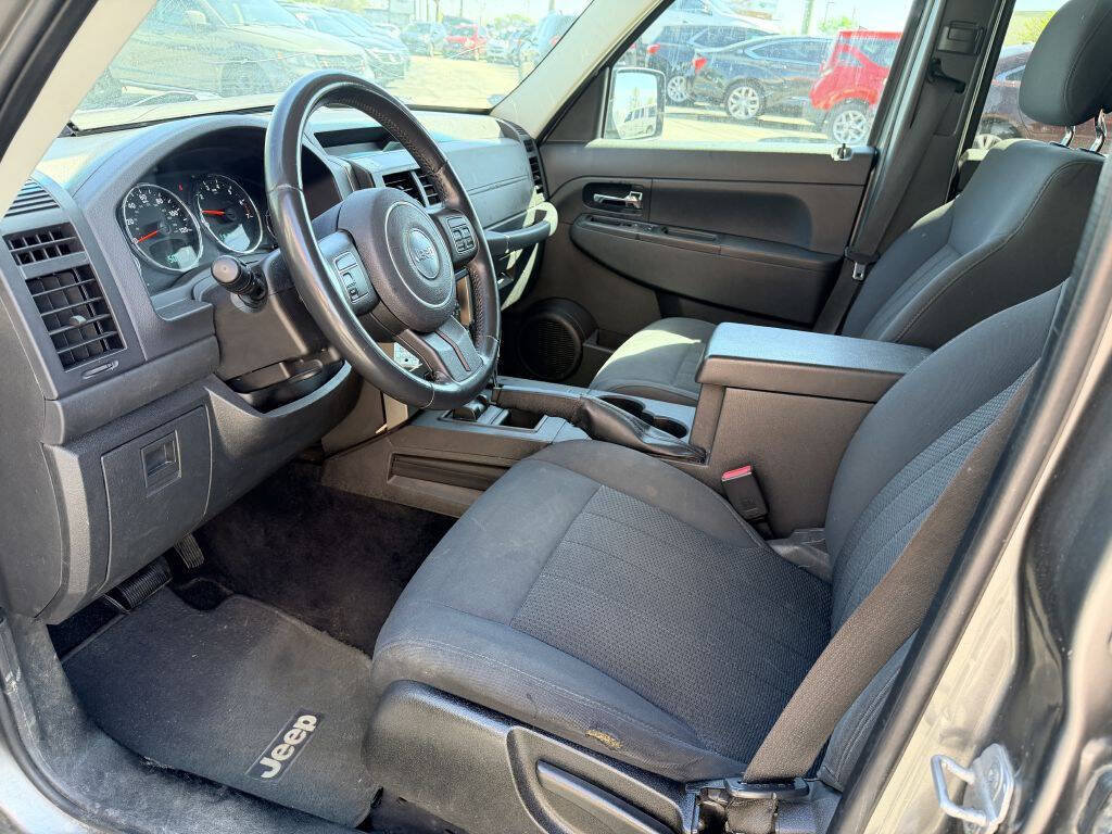 Used 2012 Jeep Liberty Sport w/ Popular Equipment Group AWD/4WD image 9
